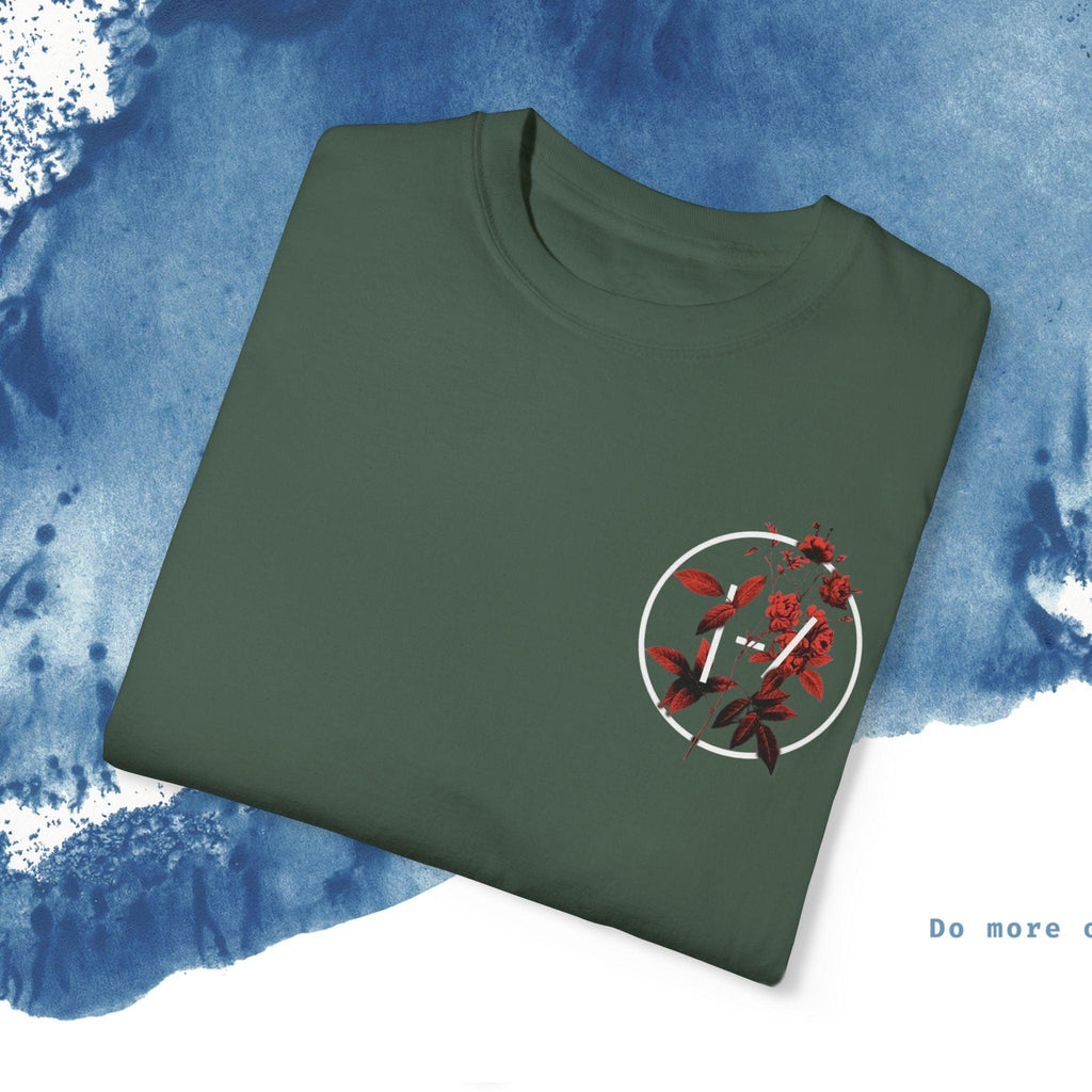 T-Shirt with Bold Floral Design - Ocean vibez