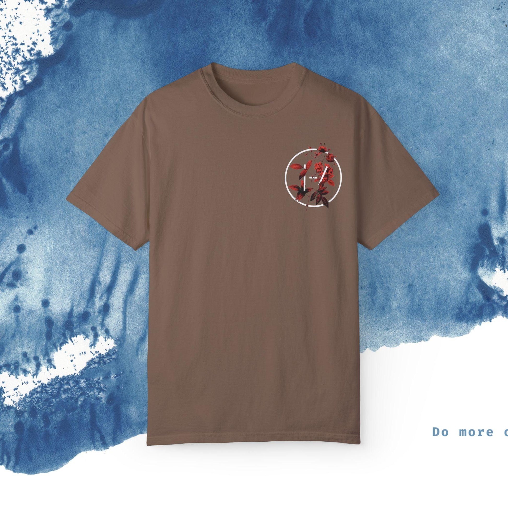 T-Shirt with Bold Floral Design - Ocean vibez