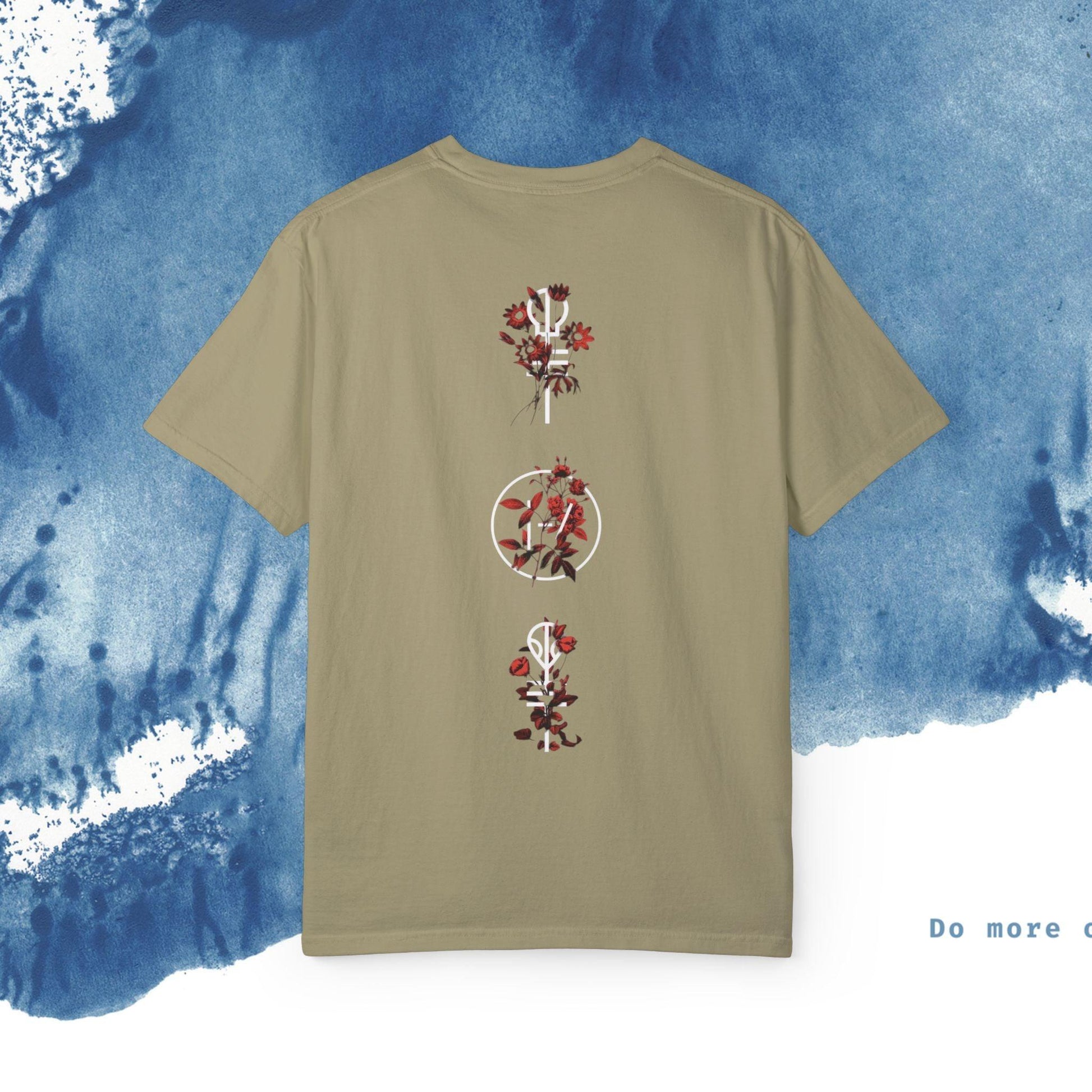 T-Shirt with Bold Floral Design - Ocean vibez