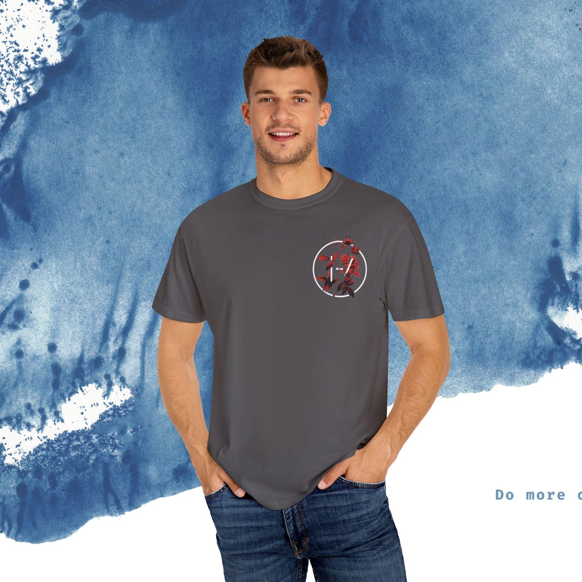 T-Shirt with Bold Floral Design - Ocean vibez