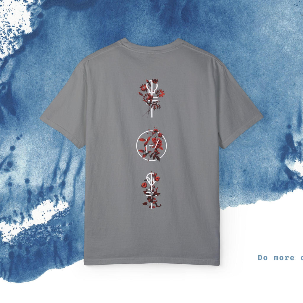 T-Shirt with Bold Floral Design - Ocean vibez